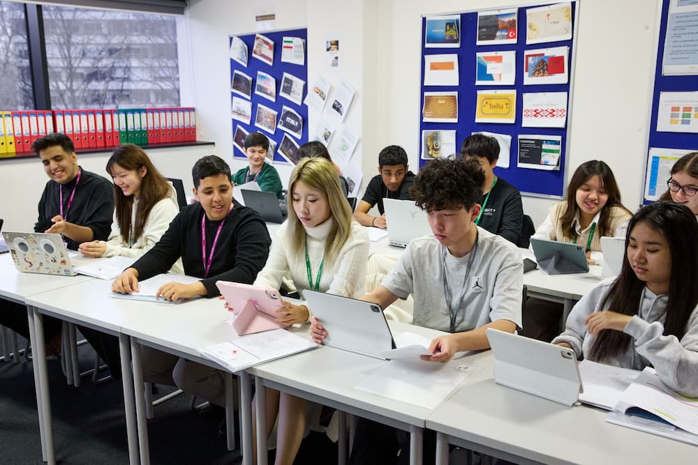 DLD College London Celebrates Student Success on GCSE Results Day